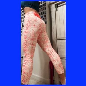 Fabletics Powerhold Crosshold Leggings
